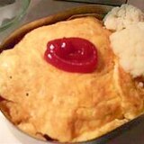 お弁当にオムライス